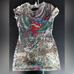 Winged Heart Tattoo-Print Distressed Tee in Green and Red